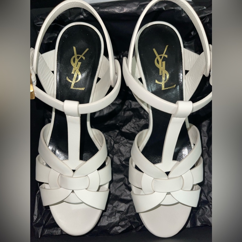 Saint Laurent
Tribute 75MM Leather Platform Sandals
Size 37
Color white